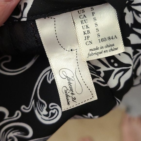 Forever 21 Black & White Dress - Picture 11 of 11